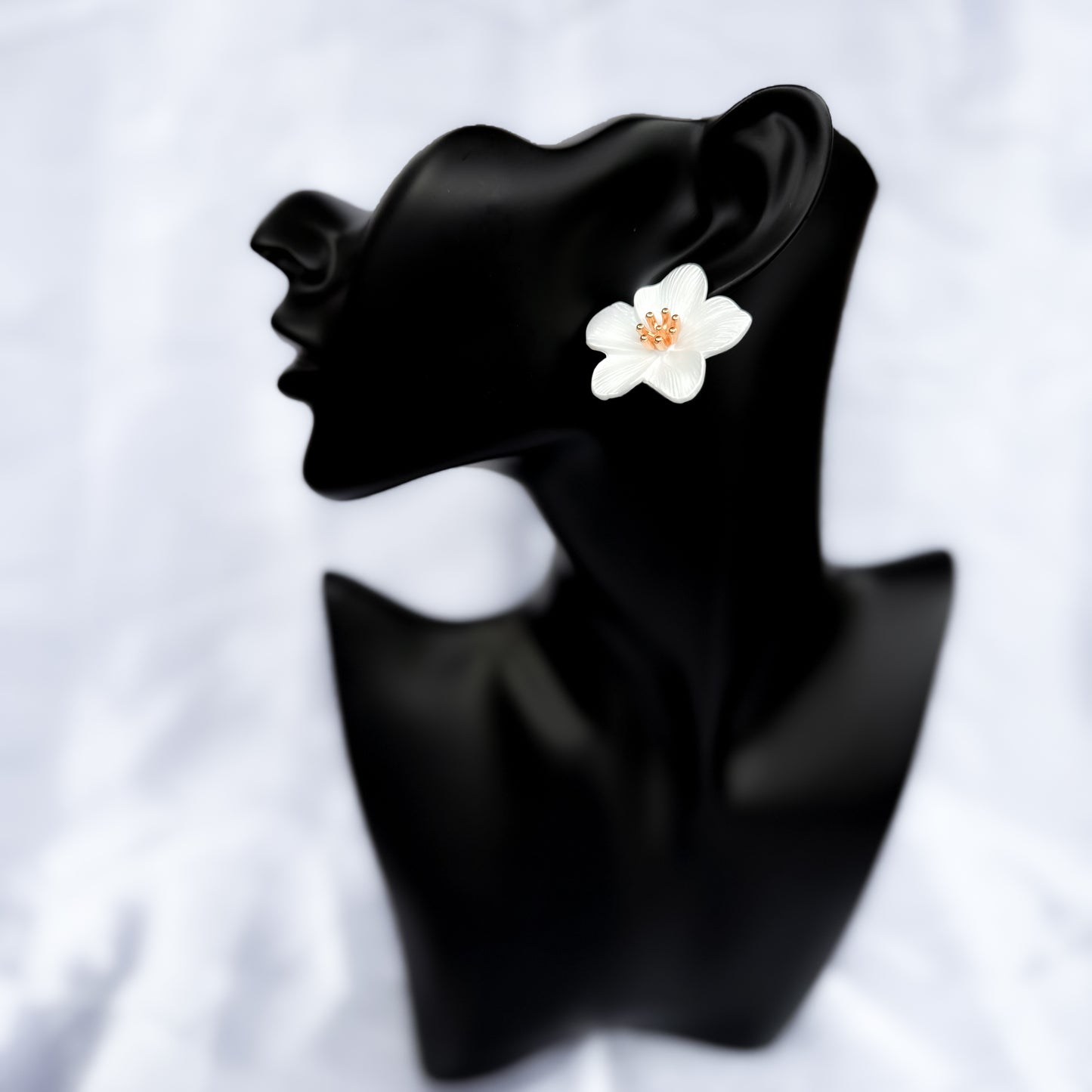 BANDOLKA Gift Box with Jewelry white flowers