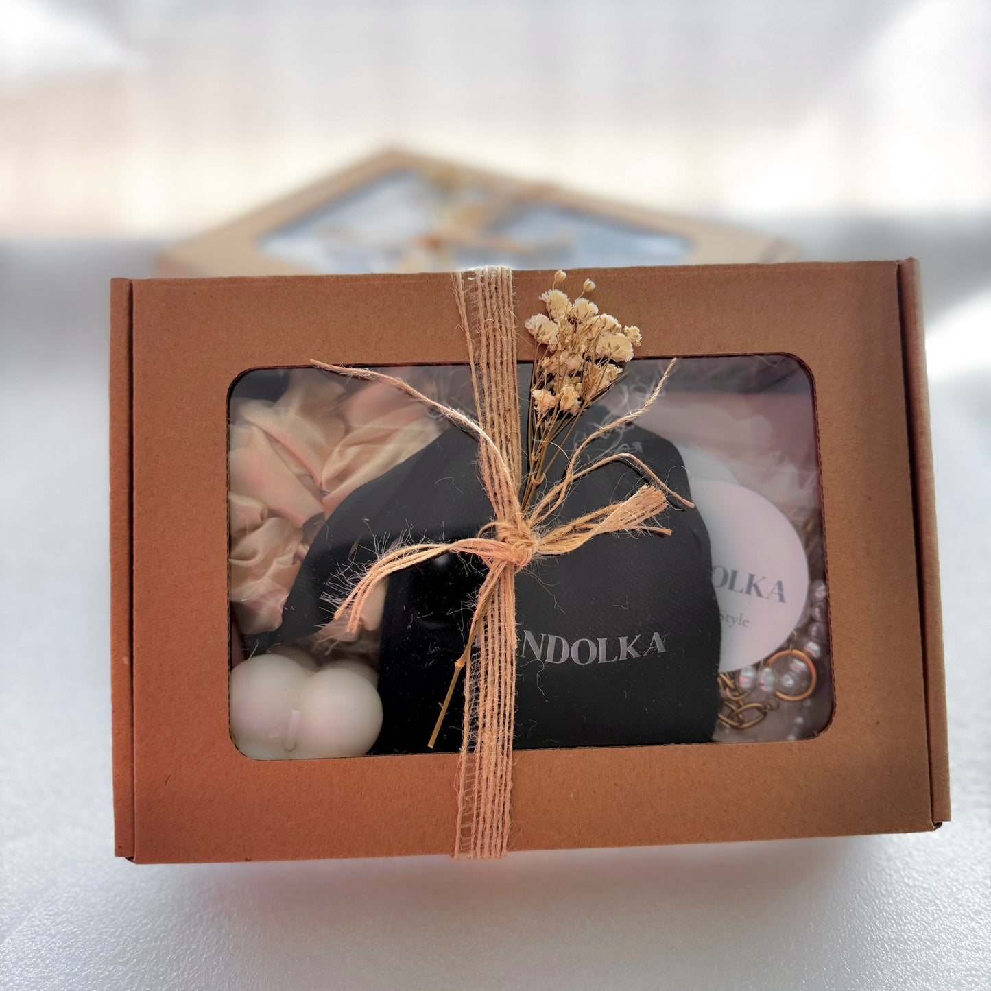 BANDOLKA gift box with layered chain necklace