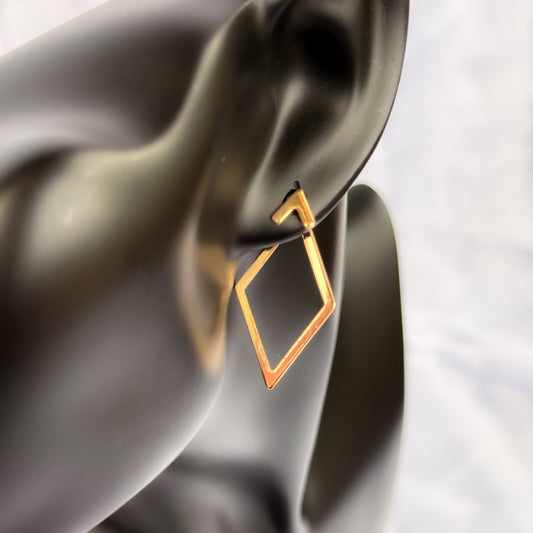 BANDOLKA gift box with statement earrings